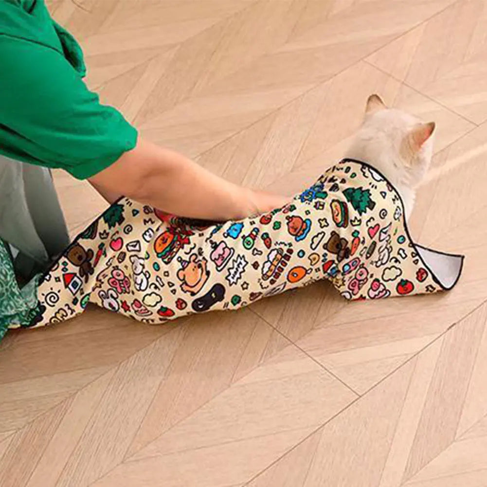 Calming, Anti-Scratch Restraint Wrap for Cats with Folding Cosmetic Bag