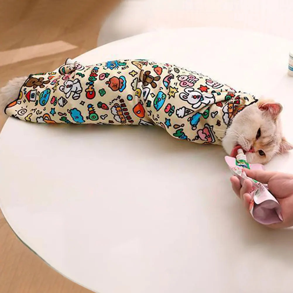 Calming, Anti-Scratch Restraint Wrap for Cats with Folding Cosmetic Bag
